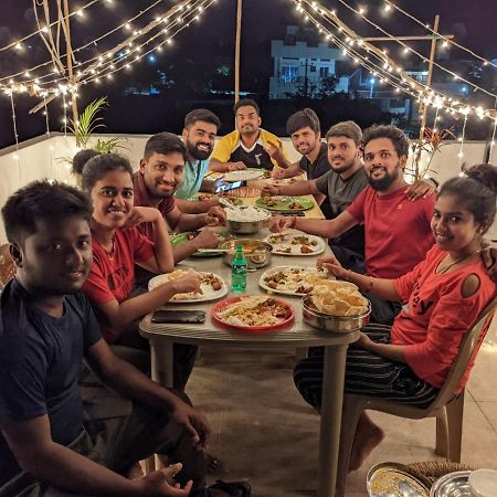 Veeru Homestay Hospet Eksteriør billede