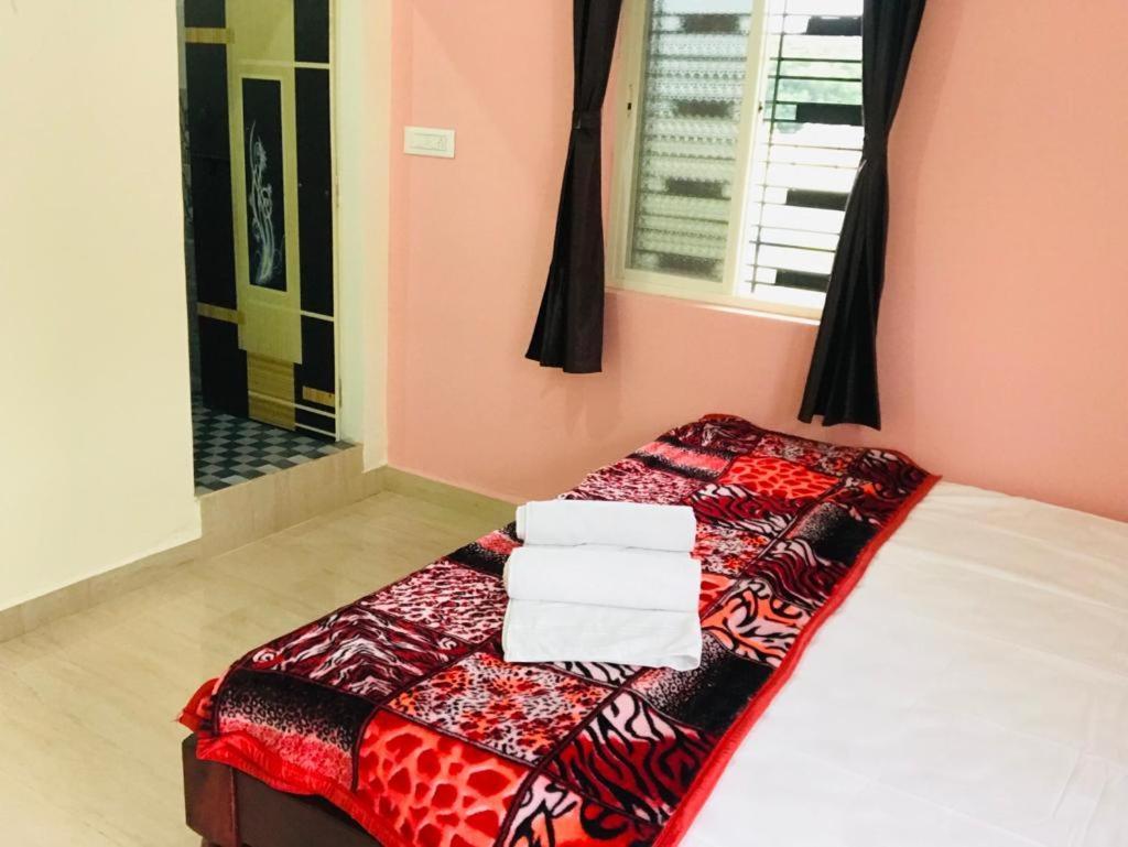 Veeru Homestay Hospet Eksteriør billede