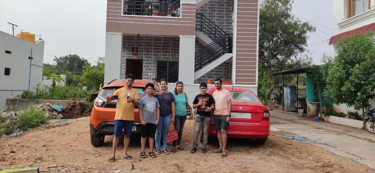 Veeru Homestay Hospet Eksteriør billede