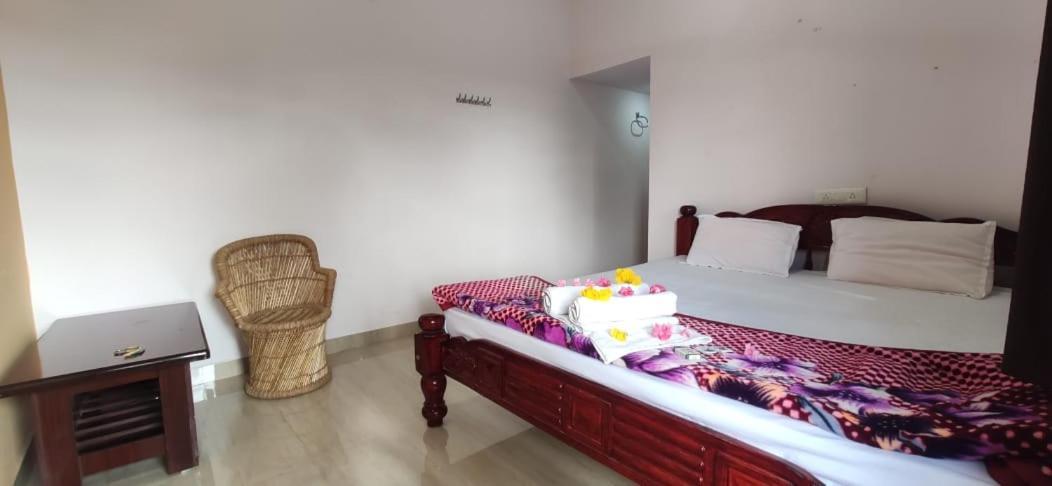 Veeru Homestay Hospet Eksteriør billede