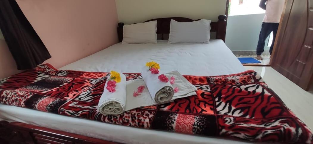 Veeru Homestay Hospet Eksteriør billede