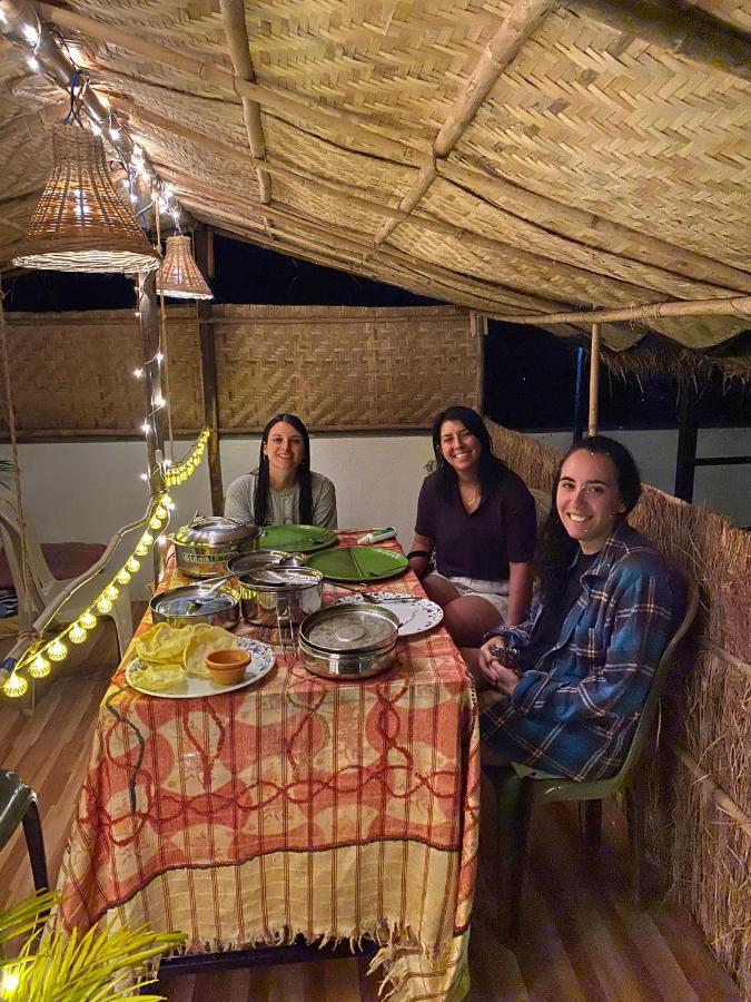Veeru Homestay Hospet Eksteriør billede